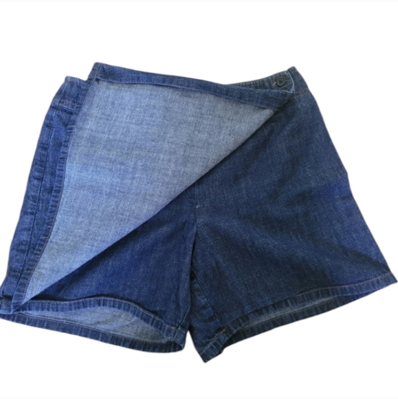 Ann Taylor Denim Skort, Size 6P | Front Panel Skort - Picture 4 of 9